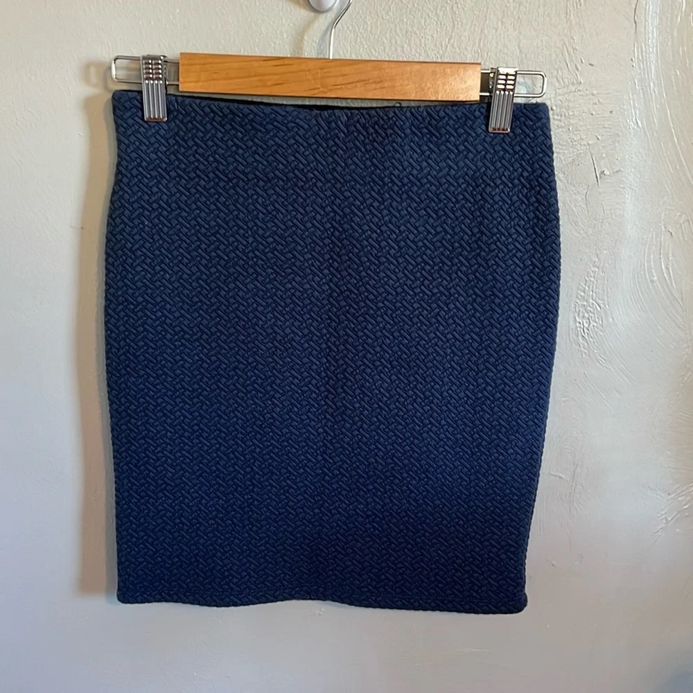 LOFT pull on skirt